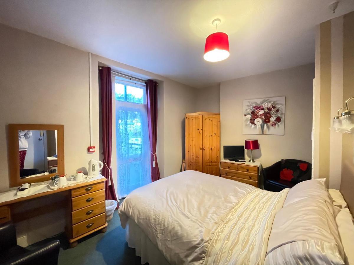White Court Bed and breakfast 4*