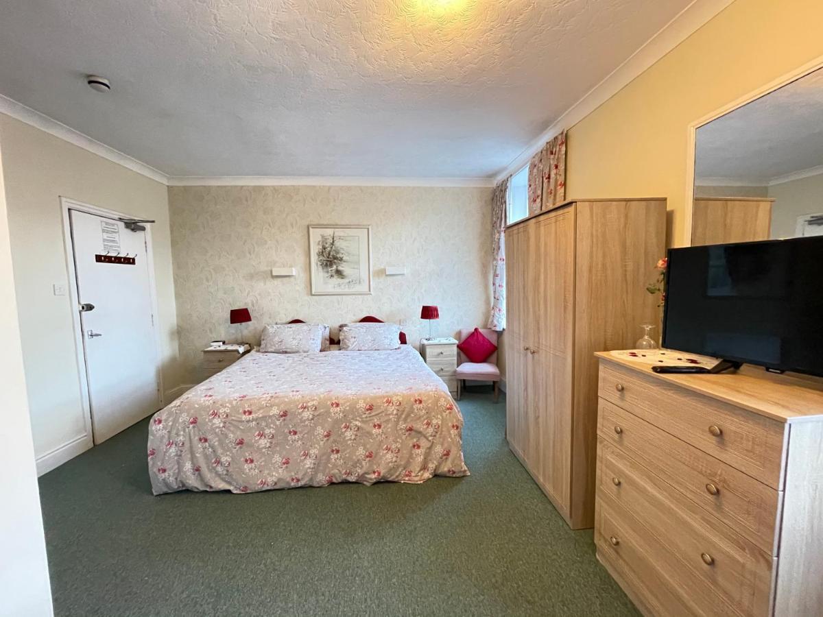 White Court Bed and breakfast 4*